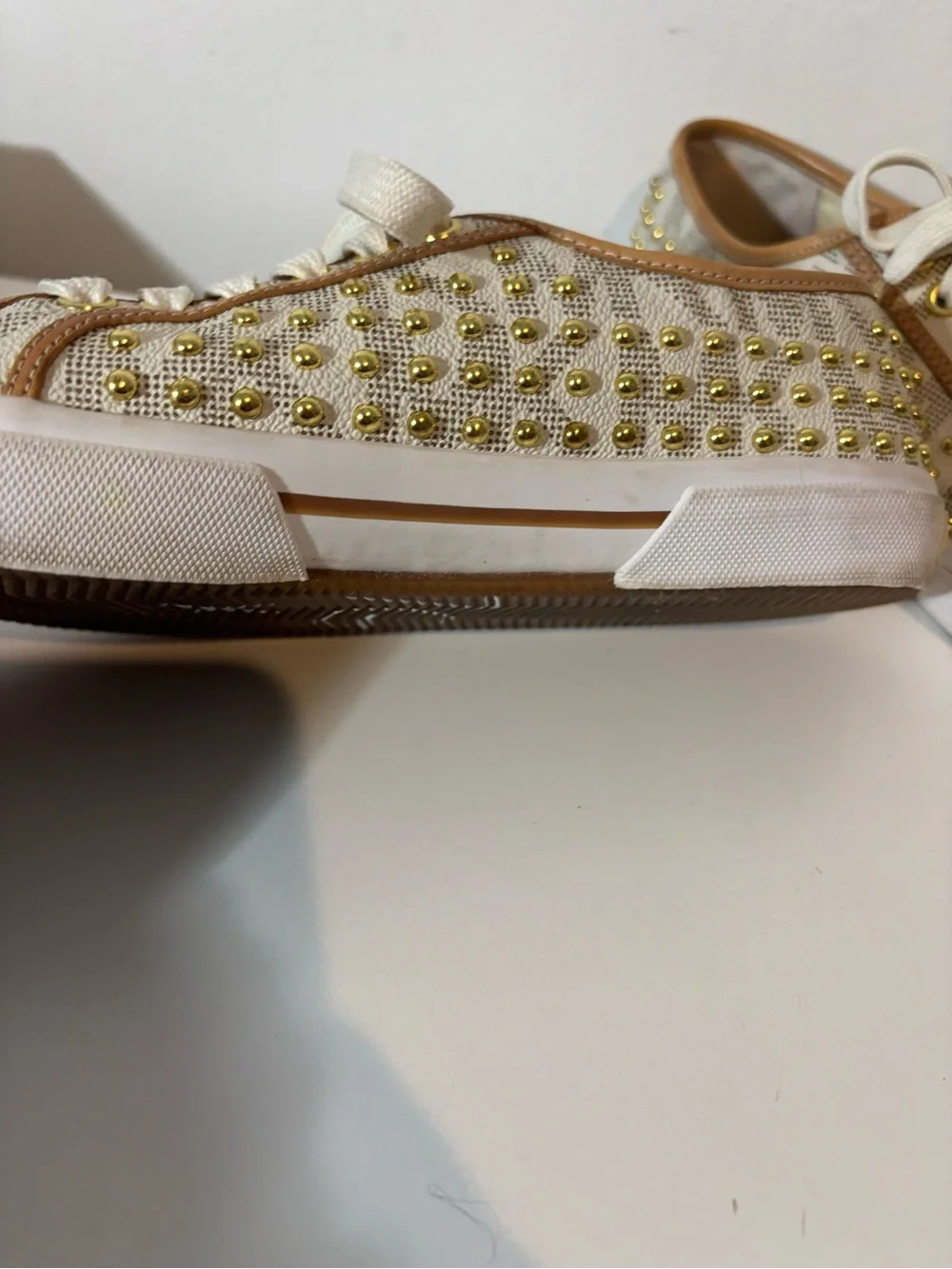Michael Kors Women's 8 Gold-Studded Cream Lace-Up Sneakers Shoes Casual Preppy